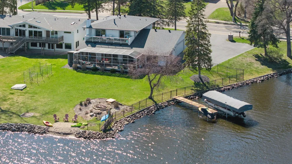 2065 Long Lake Rd, New Brighton, MN 55112