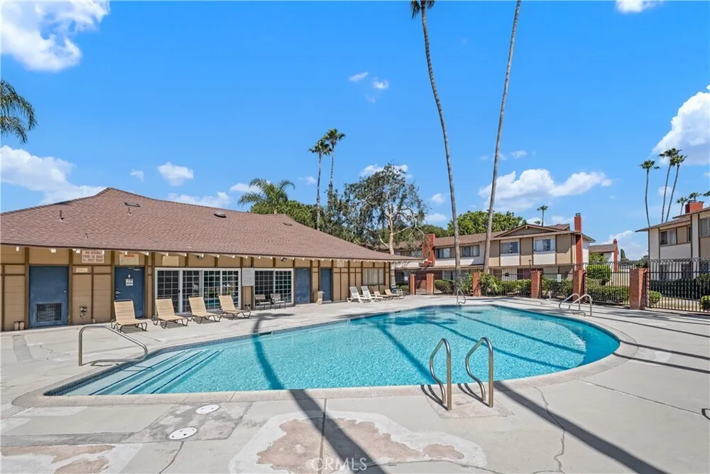 1722 Mitchell Ave, Tustin, CA 92780