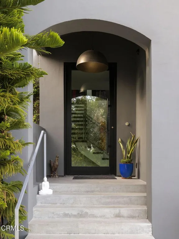 1411 Edgehill Pl, Pasadena, CA 91103
