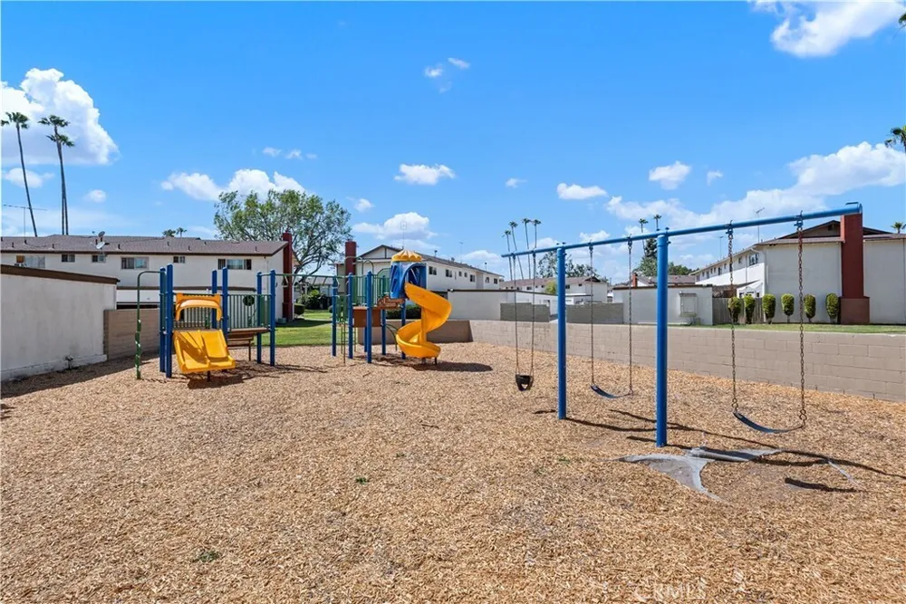 1722 Mitchell Ave, Tustin, CA 92780