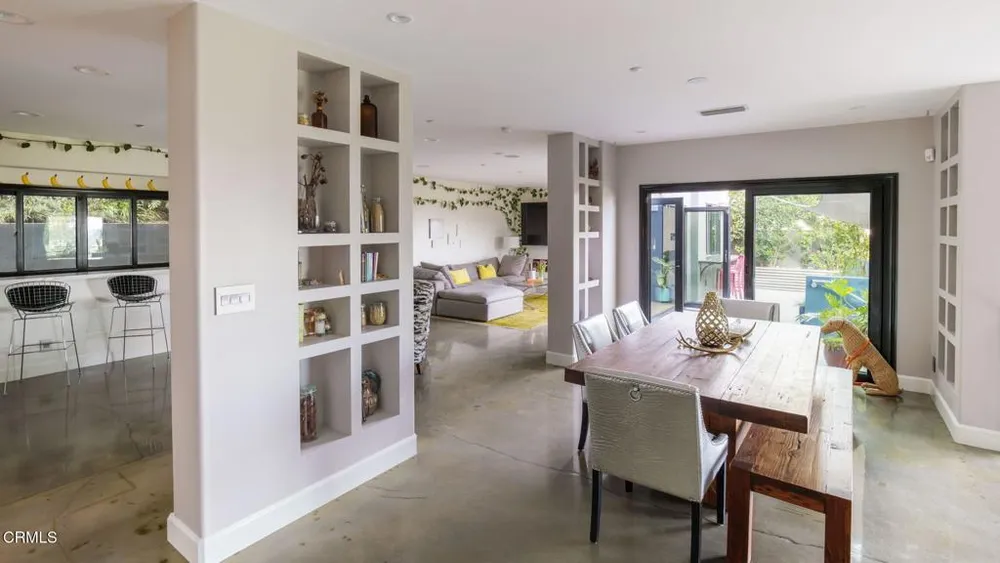 1411 Edgehill Pl, Pasadena, CA 91103