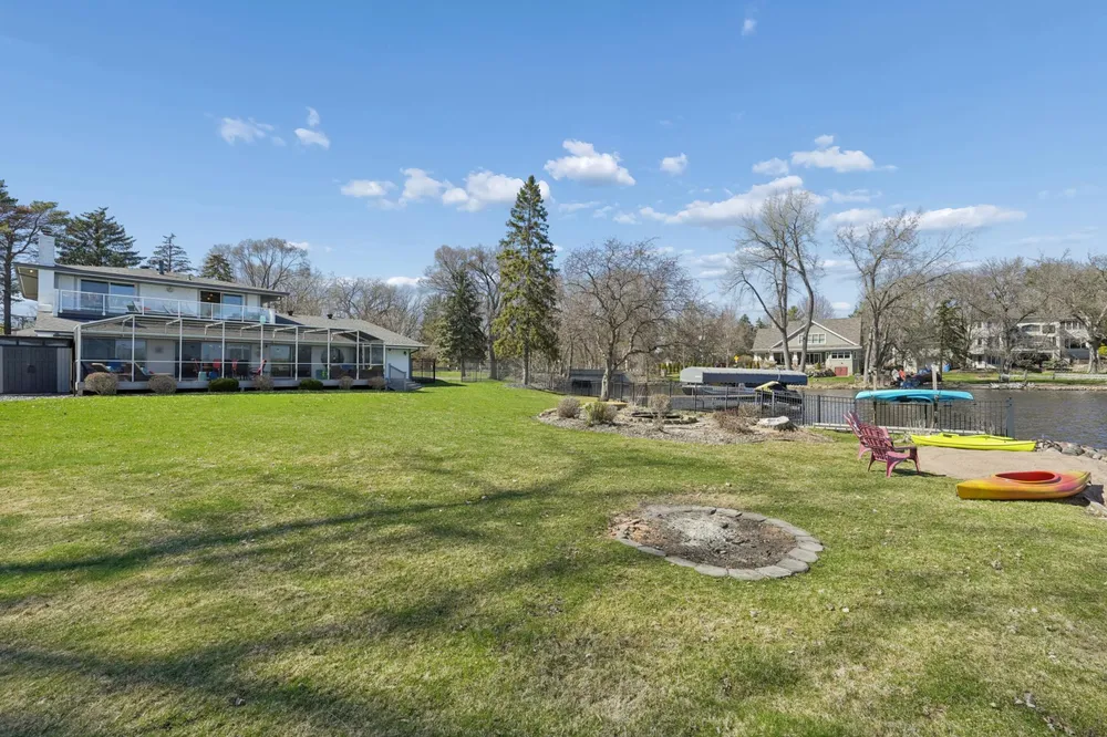 2065 Long Lake Rd, New Brighton, MN 55112