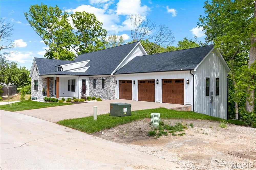 218 Ella Rose Lane, MO 63304