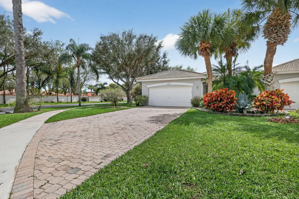 9848 Crescent View Dr S, Boynton Beach, FL 33437
