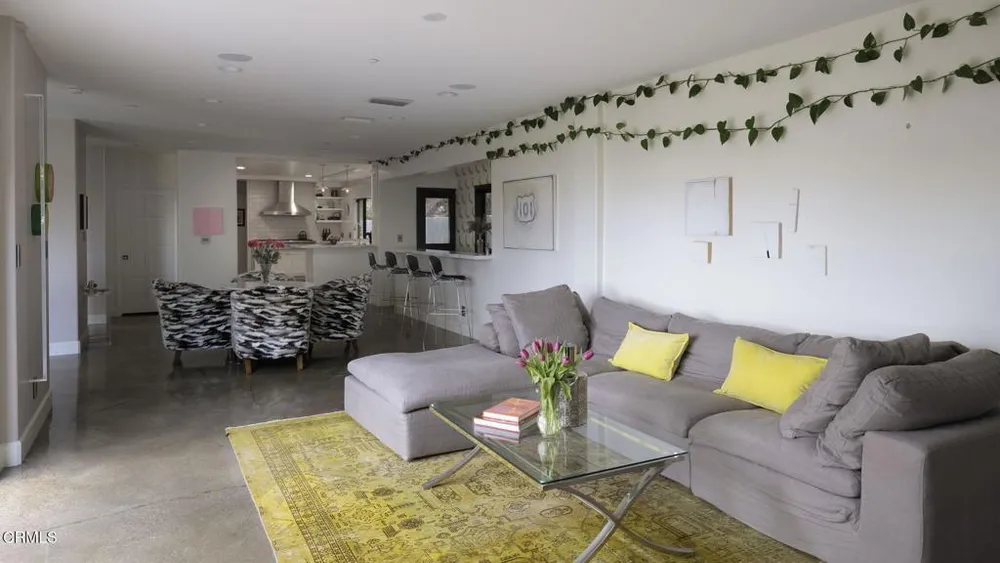 1411 Edgehill Pl, Pasadena, CA 91103