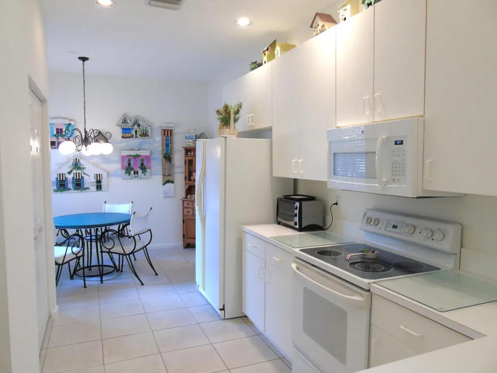 9848 Crescent View Dr S, Boynton Beach, FL 33437