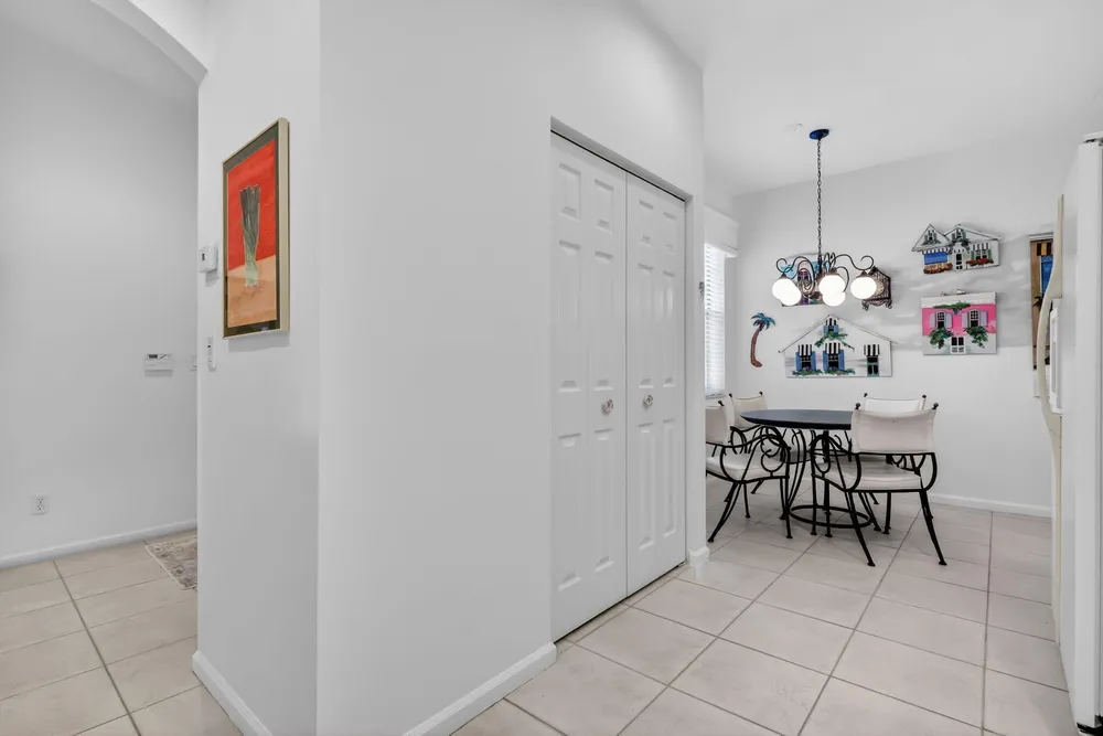 9848 Crescent View Dr S, Boynton Beach, FL 33437