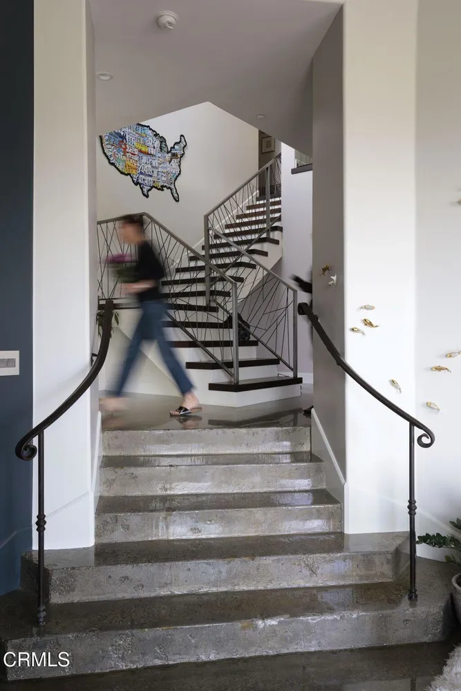 1411 Edgehill Pl, Pasadena, CA 91103