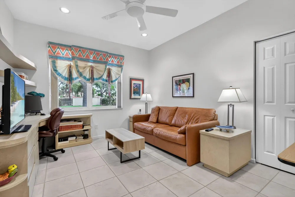 9848 Crescent View Dr S, Boynton Beach, FL 33437