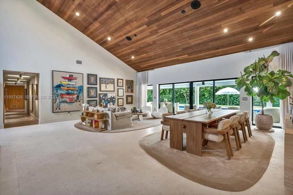 5902 SW 105th St, Pinecrest, FL 33156