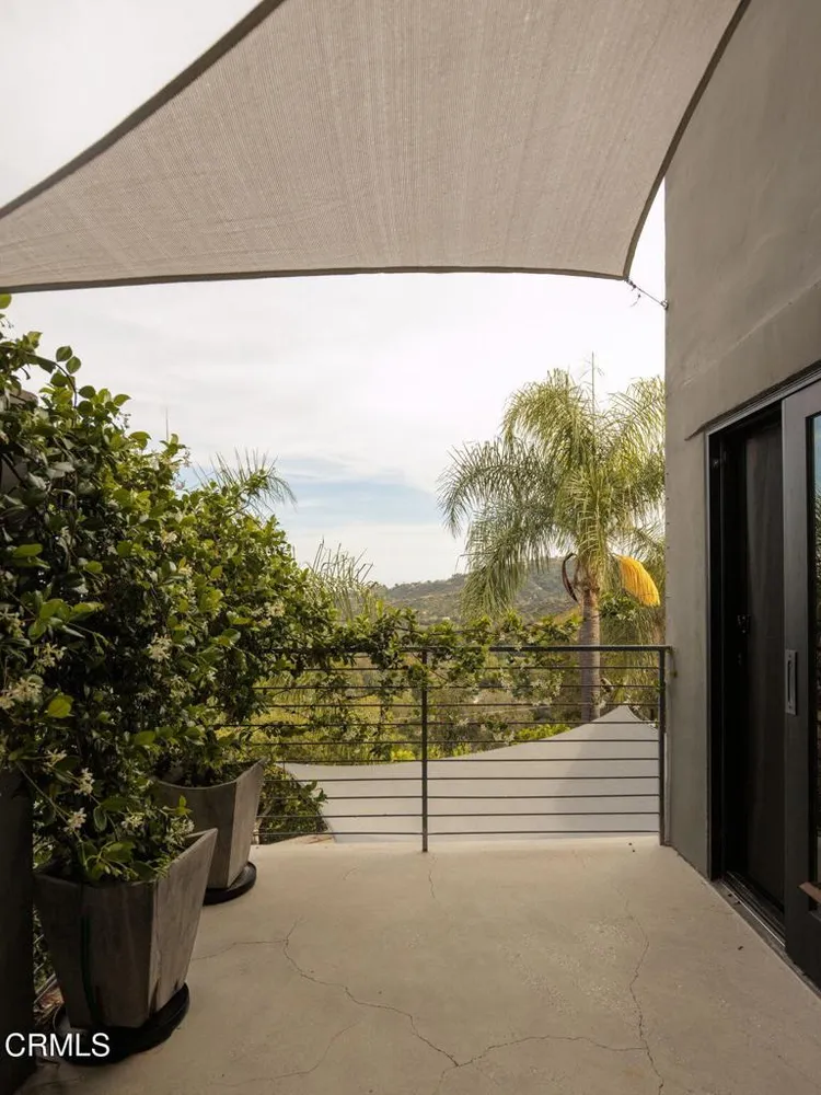 1411 Edgehill Pl, Pasadena, CA 91103