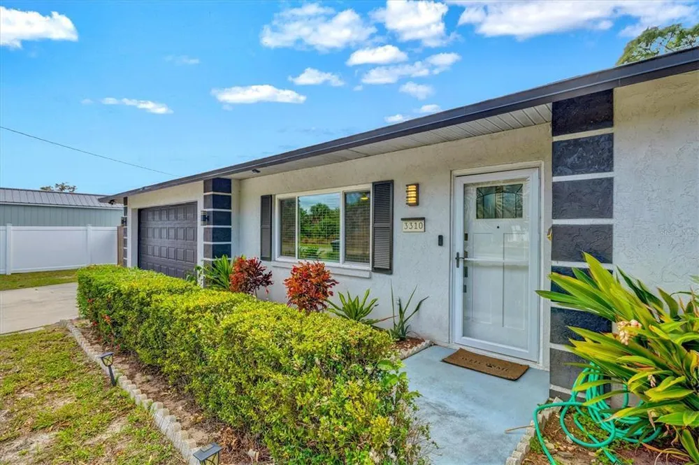 3310 Siesta Dr, Venice, FL 34293