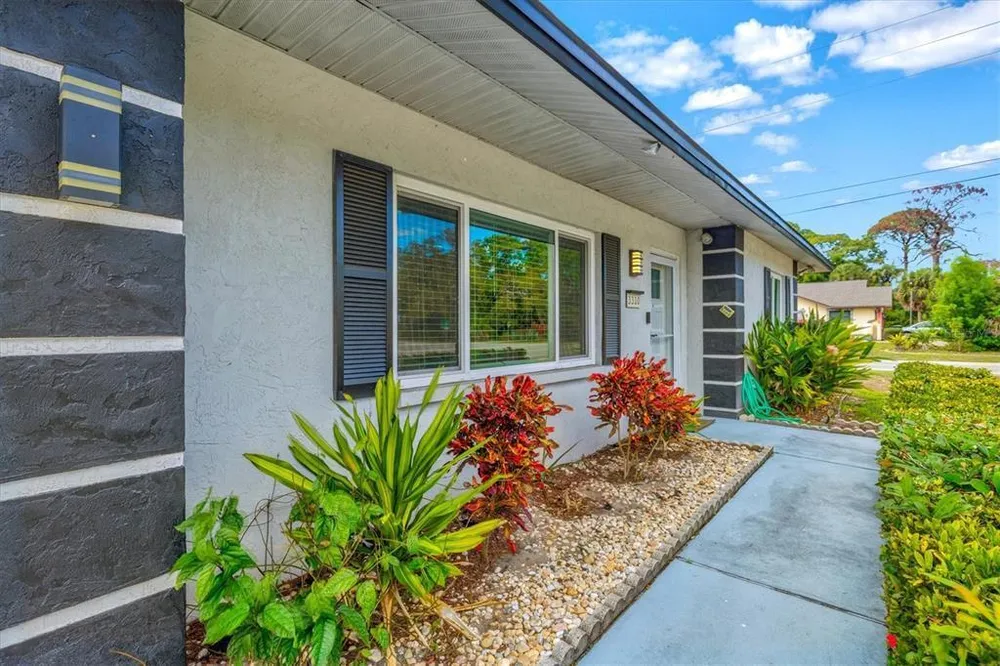 3310 Siesta Dr, Venice, FL 34293