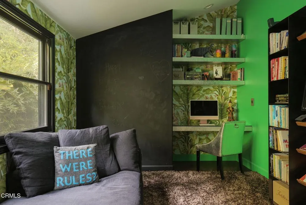 1411 Edgehill Pl, Pasadena, CA 91103