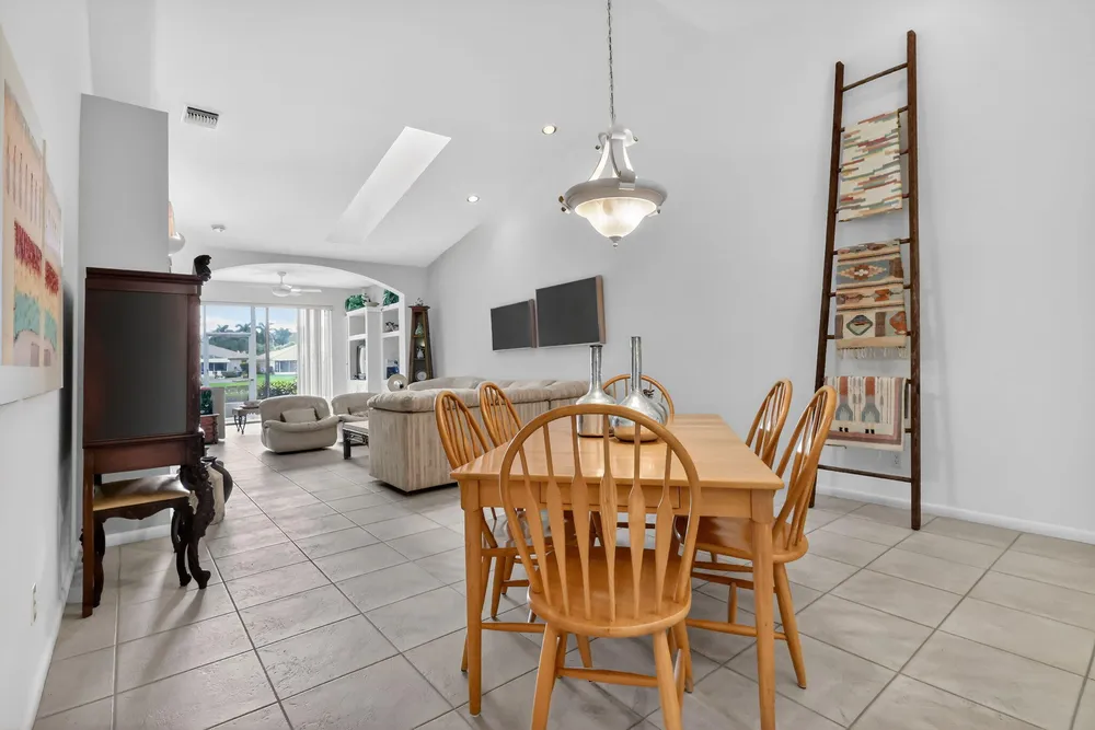 9848 Crescent View Dr S, Boynton Beach, FL 33437