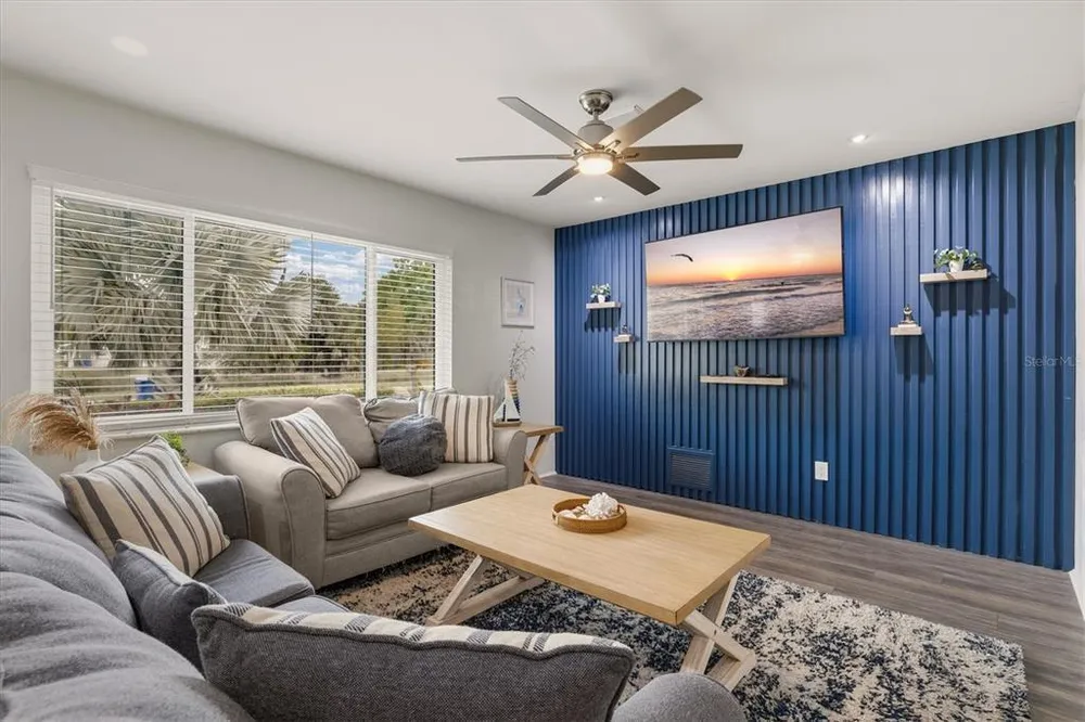 3310 Siesta Dr, Venice, FL 34293