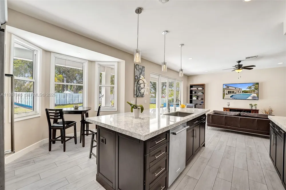 484 Cambridge Dr, Weston, FL 33326