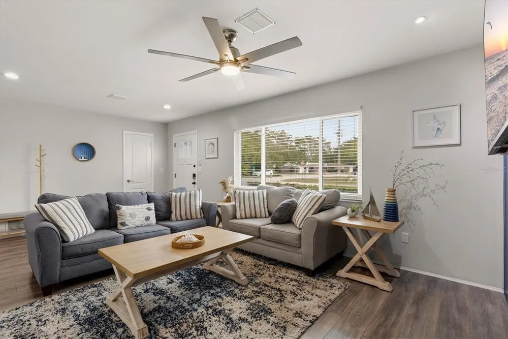 3310 Siesta Dr, Venice, FL 34293