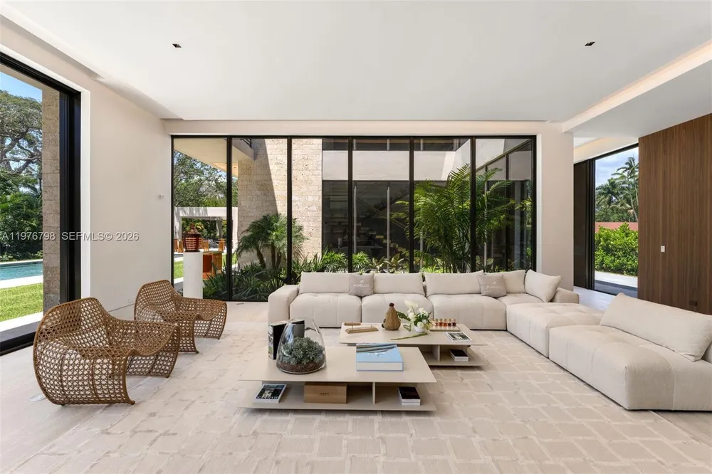 8755 SW 54th Ave, Miami, FL 33143