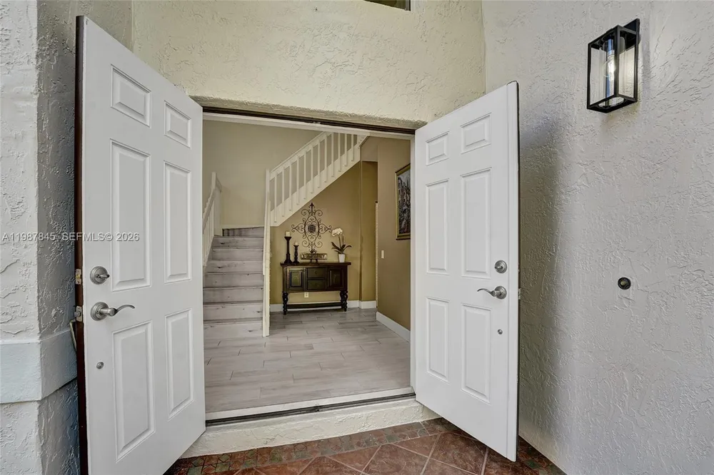 484 Cambridge Dr, Weston, FL 33326