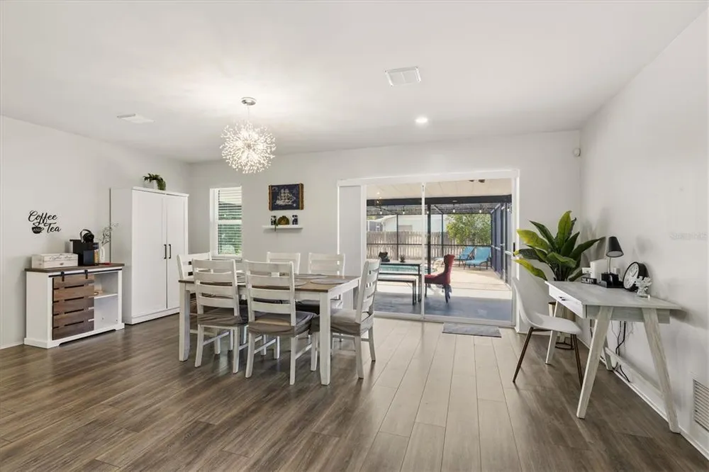 3310 Siesta Dr, Venice, FL 34293
