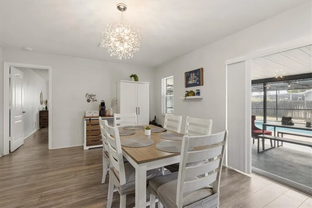 3310 Siesta Dr, Venice, FL 34293