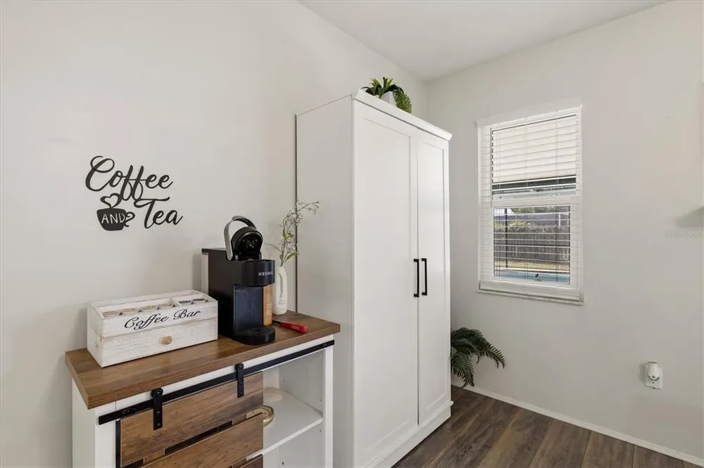 3310 Siesta Dr, Venice, FL 34293