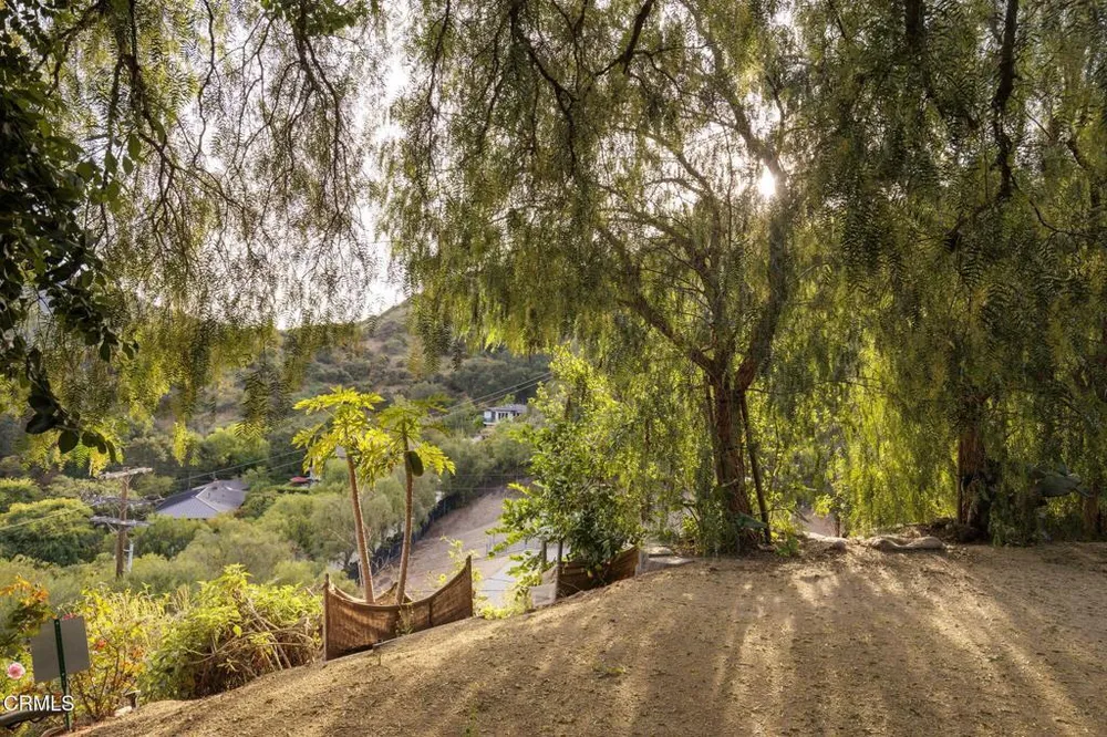 1411 Edgehill Pl, Pasadena, CA 91103