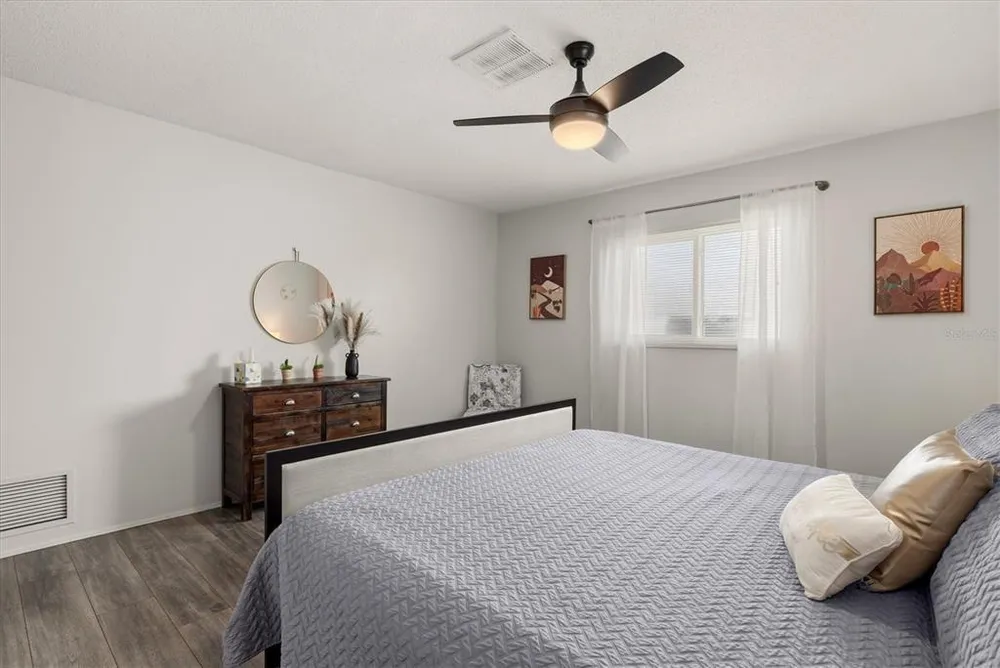 3310 Siesta Dr, Venice, FL 34293