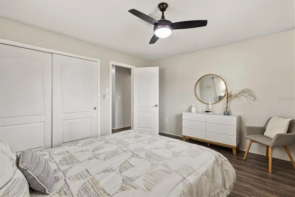 3310 Siesta Dr, Venice, FL 34293