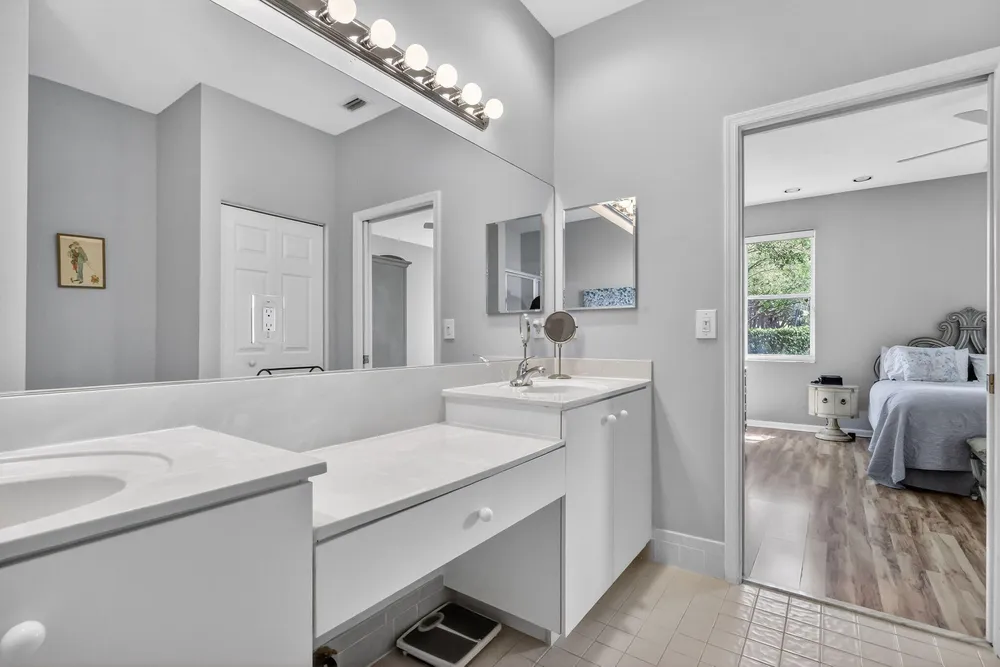 9848 Crescent View Dr S, Boynton Beach, FL 33437