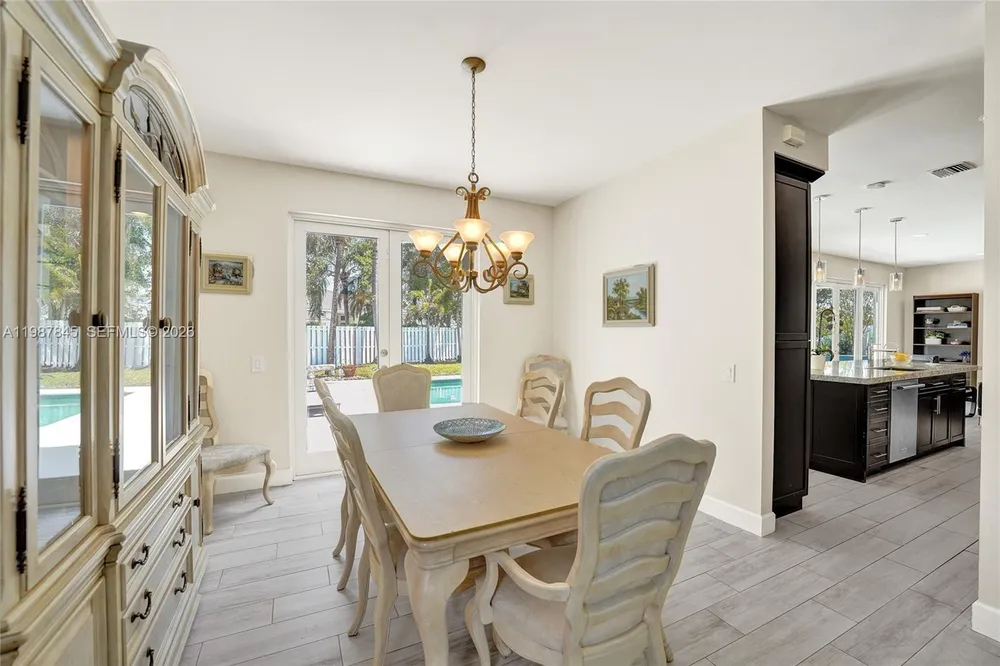 484 Cambridge Dr, Weston, FL 33326