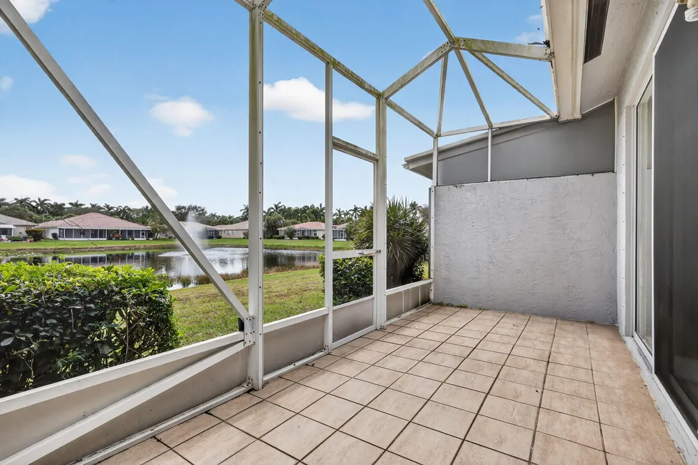9848 Crescent View Dr S, Boynton Beach, FL 33437