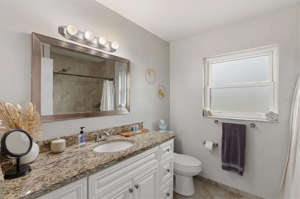 3310 Siesta Dr, Venice, FL 34293