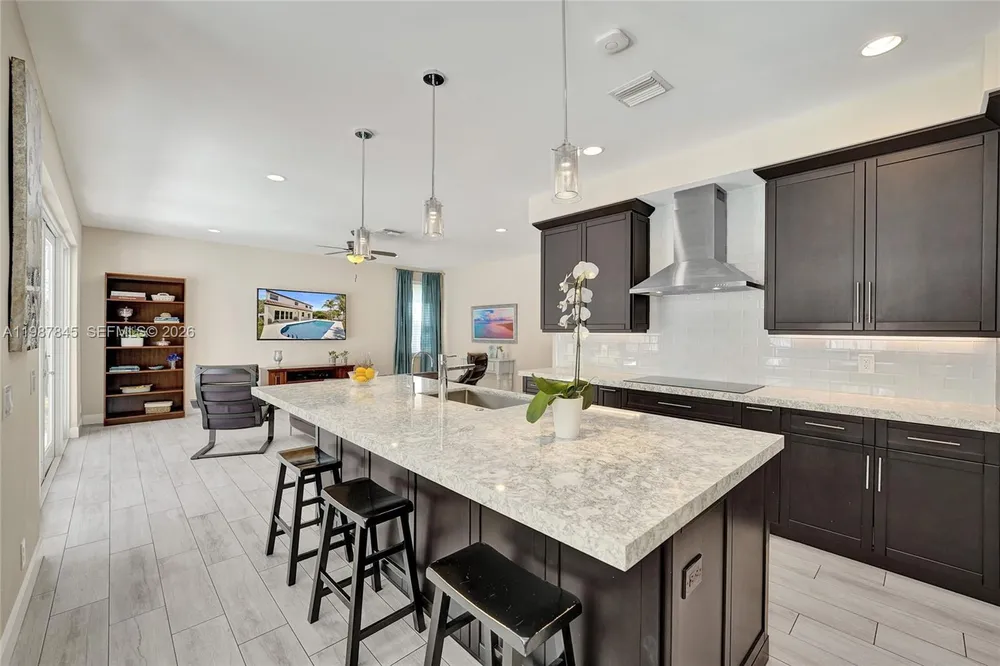484 Cambridge Dr, Weston, FL 33326