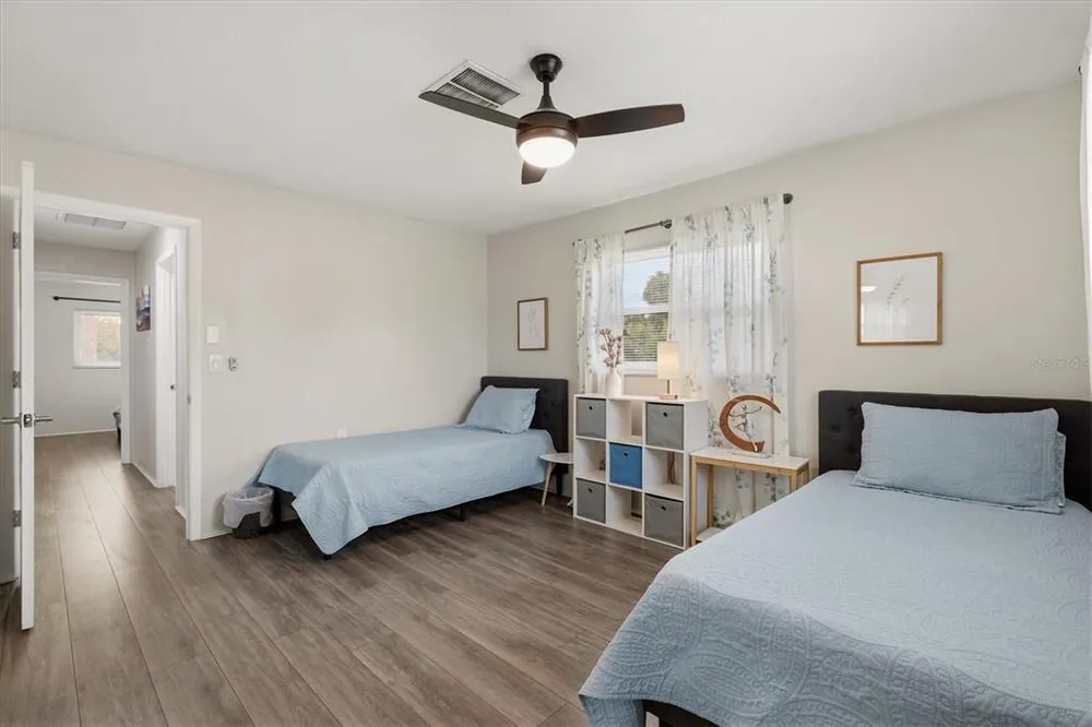 3310 Siesta Dr, Venice, FL 34293