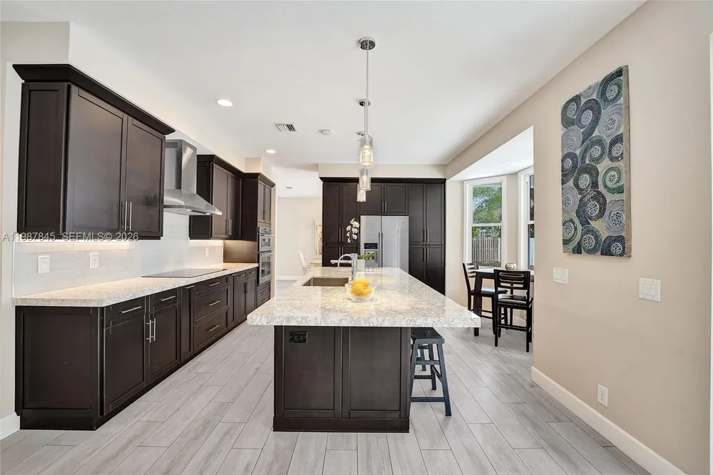 484 Cambridge Dr, Weston, FL 33326
