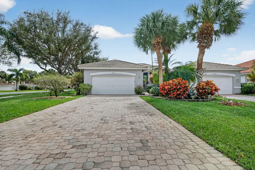 9848 Crescent View Dr S, Boynton Beach, FL 33437