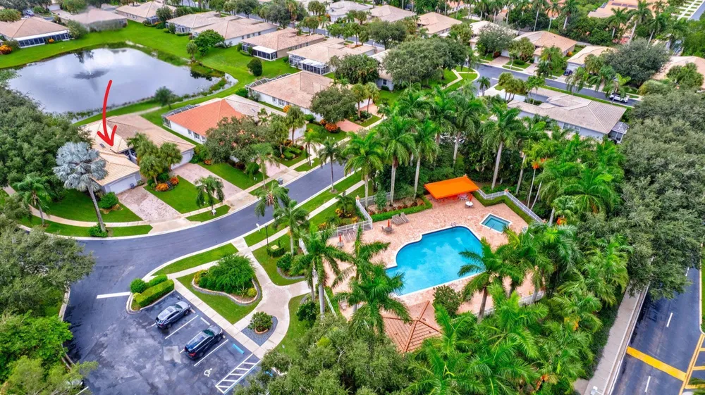 9848 Crescent View Dr S, Boynton Beach, FL 33437