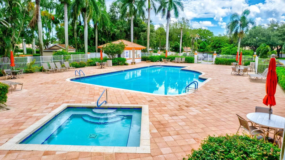 9848 Crescent View Dr S, Boynton Beach, FL 33437