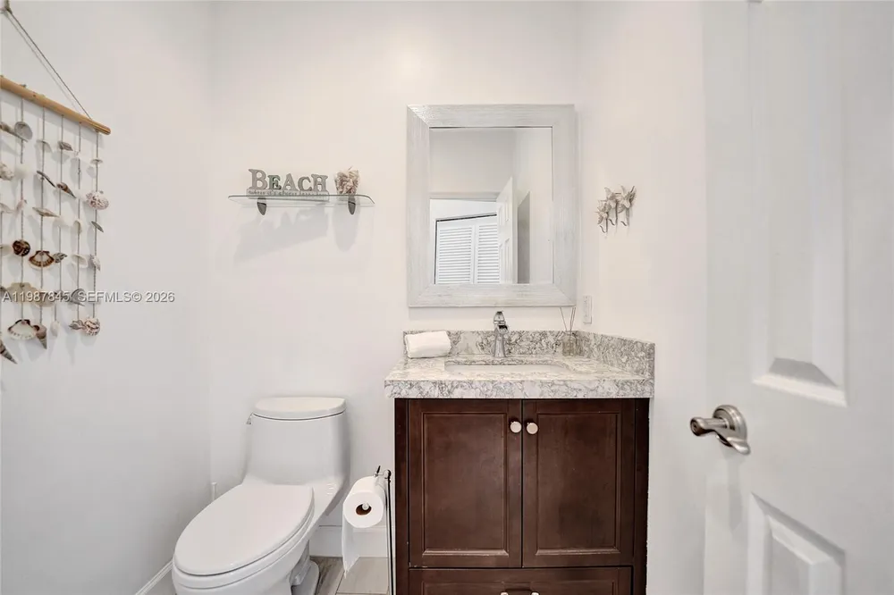 484 Cambridge Dr, Weston, FL 33326