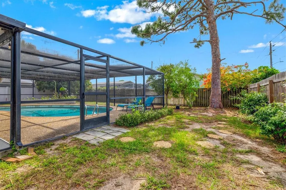 3310 Siesta Dr, Venice, FL 34293
