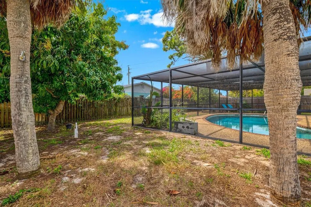 3310 Siesta Dr, Venice, FL 34293