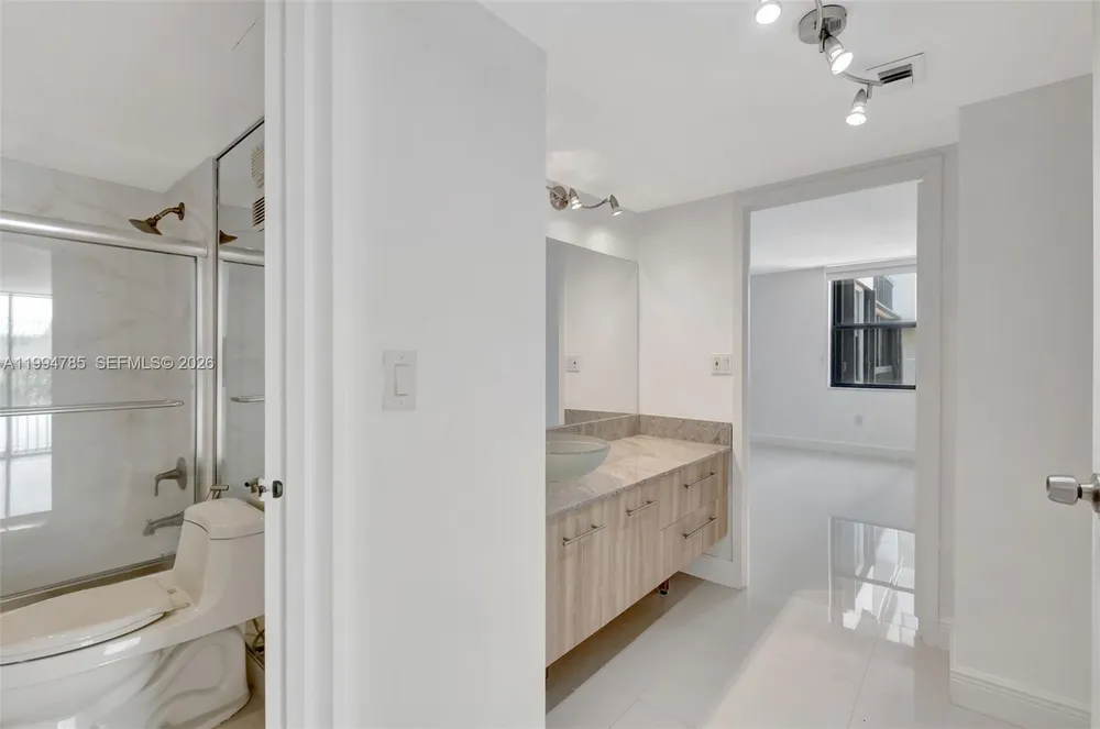 2333 Brickell Ave, Miami, FL 33129