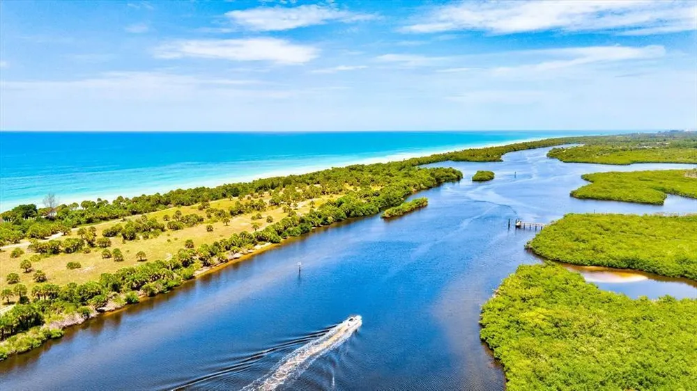 3310 Siesta Dr, Venice, FL 34293