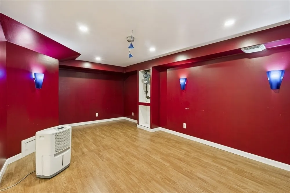 186 Granite Ave, Milton, MA 02186