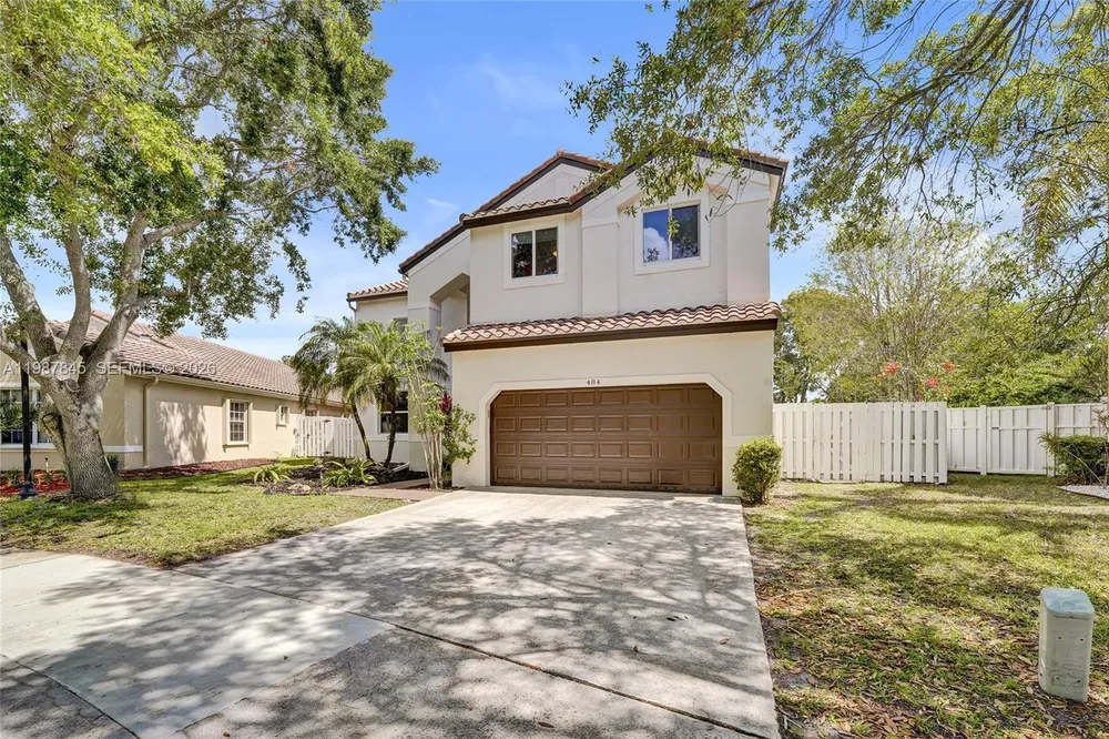 484 Cambridge Dr, Weston, FL 33326