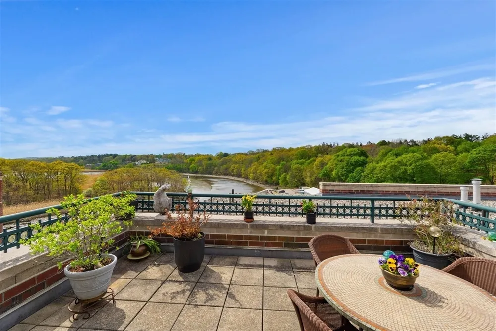 88 Wharf St, Milton, MA 02186