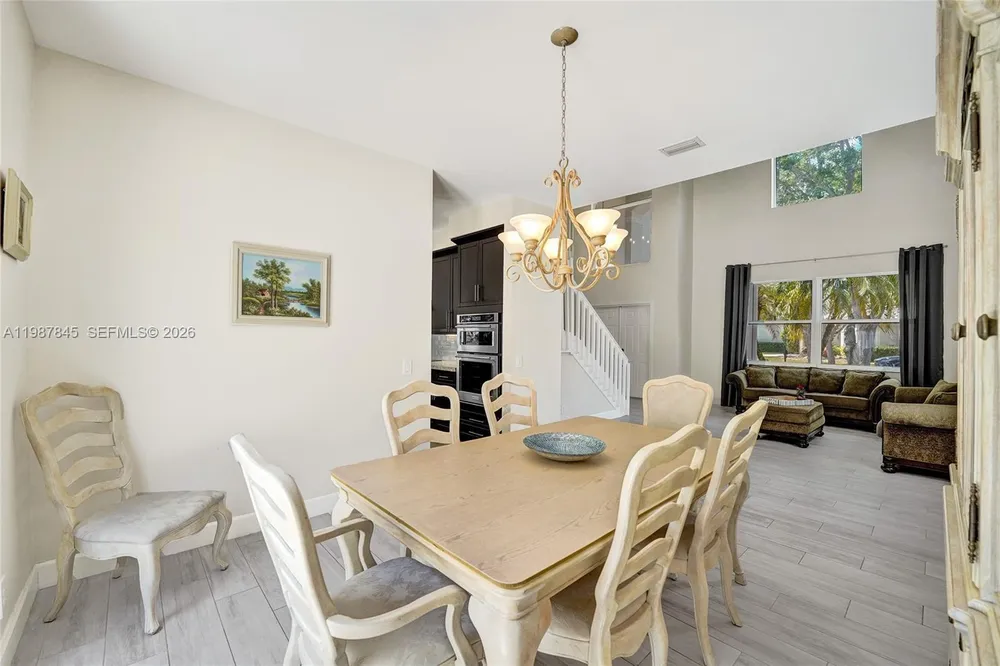 484 Cambridge Dr, Weston, FL 33326