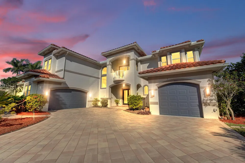 2846 Juniper Ln, Davie, FL 33330